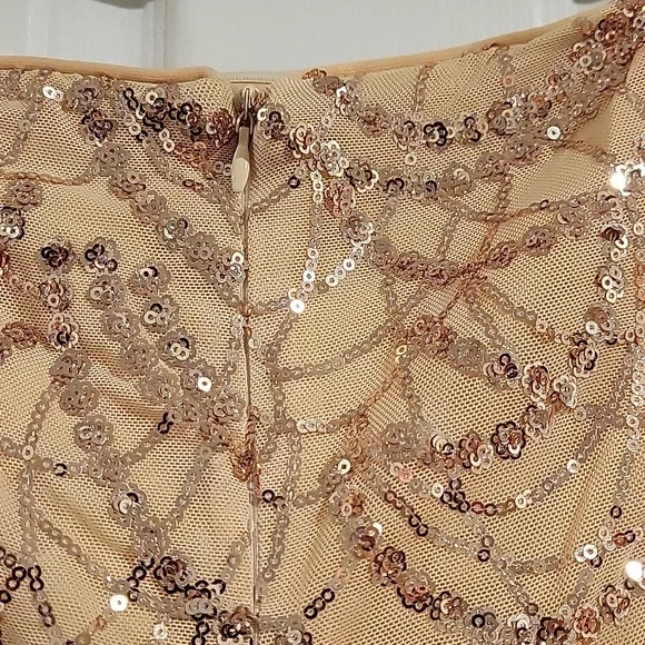 Elegant Gold Sequin Evening Gown - Picture 11 of 16